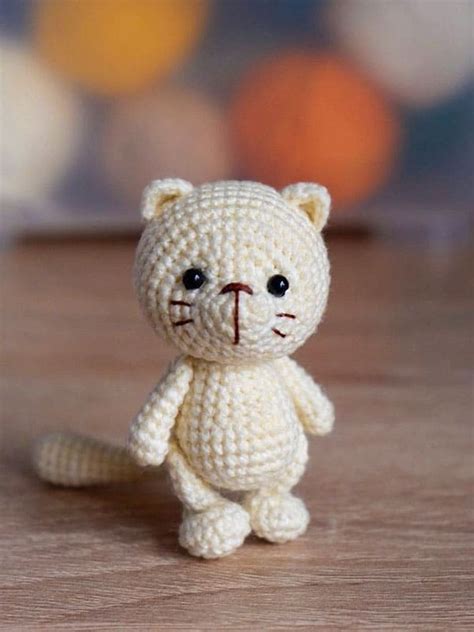cute crochet cat keychain amigurumi free pdf pattern lovelycraft