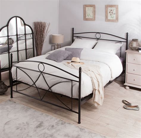 Capri è un letto contenitore dal design fresco e moderno, perfetto per la camera dei. Letto una Piazza e Mezza: Misure e Prezzi. Trova il Letto che fa Per te!