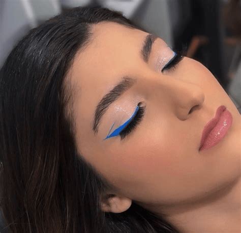 Best Blue Eyeliner Looks 10 Ways To Try Them Myglamm