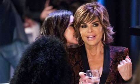 Lisa Rinna Strips Down To Lingerie On Real Housewives Of Bev Hills