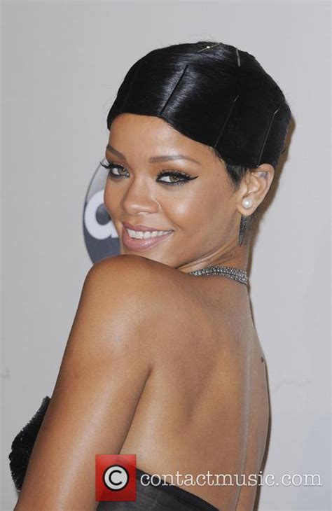 Rihanna 2013 American Music Awards 45 Pictures