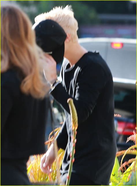 Justin Bieber Dyed His Hair Platinum Blonde Photo Justin