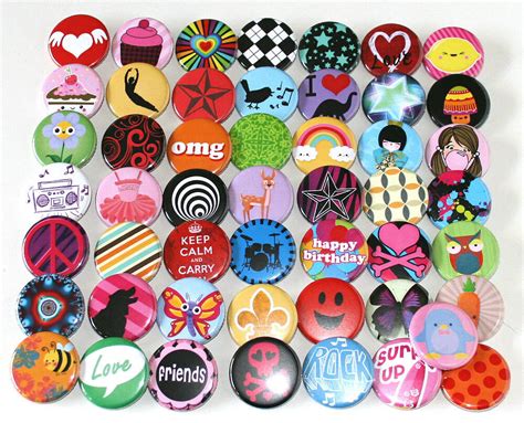 50 X Pop Fun Fashion Kids Party Badges 32mm Assorted