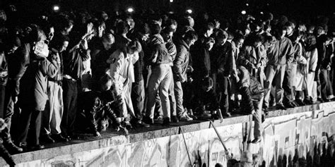 Photos From The Fall Of The Berlin Wall Business Insider