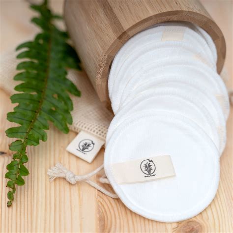 These super soft pads somehow absorb the perfect amount of toner, delivering a concentrated dose onto your skin with each swipe. Reusable Bamboo Cotton pads - WHITE - Healthy Family Shop
