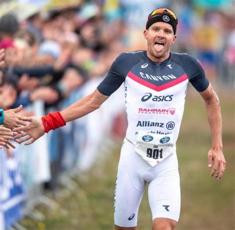 Perfekter Start Triathlon Star Frodeno Siegt In Buschhütten Welt