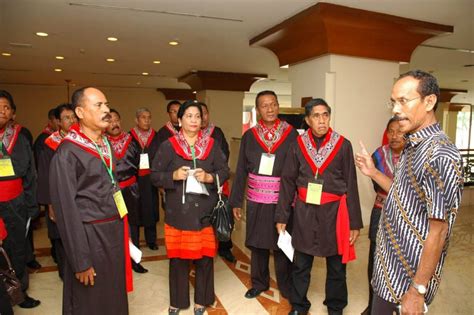 pakaian adat ambon pakaian daerah maluku bernama baju adat tradisional pakaian  biasa