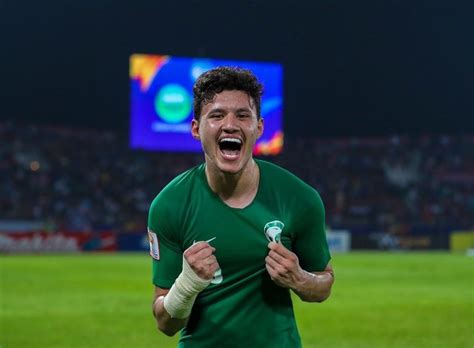 بارك قدامى المنتخب السعودي، الفوز الثمين للأخضر على شقيقه اليمني بثلاثة أهداف دون مقابل على ملعب مرسول بارك. بسبب كورونا.. نجم الهلال يثير القلق في منتخب السعودية
