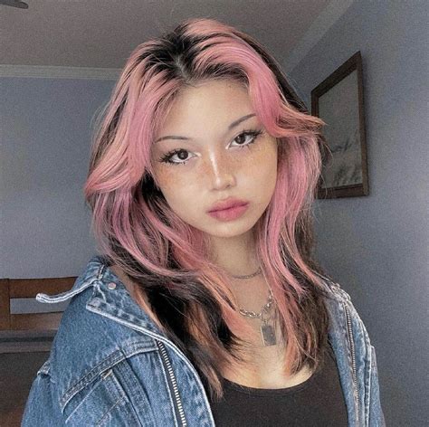 Pin By Zeze On Girl Pink Hair Dye Pink Hair Streaks Alternative Hair
