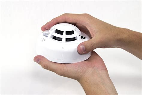 Alert family members that you will be testing the alarm. Change Smoke Detector Batteries | Vivint Support