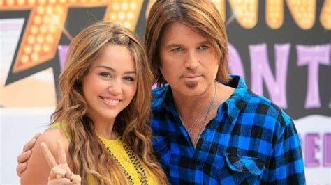 HipersessÃo Pai De Miley Cirus Detona A Filha E Hannah Montana