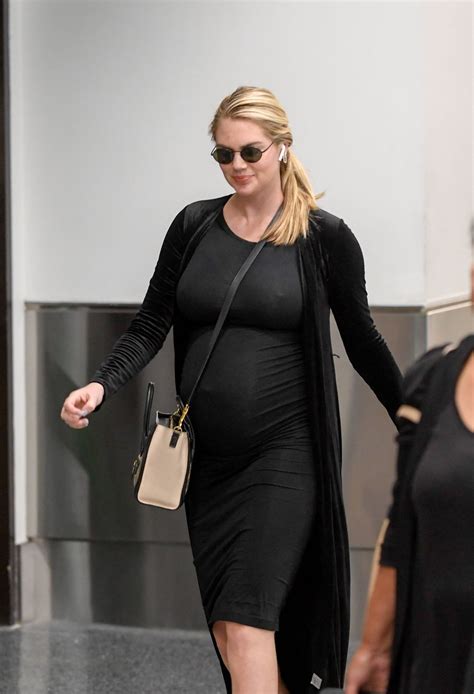 Pregnant Kate Upton At Los Angeles Intarnational Airport 09272018