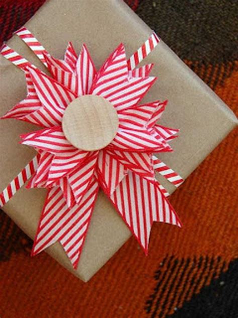 You could hit the dollar store and find some really special xoxo wrapping paper or hearts wrapping paper or kisses wrapping paper. Valentine's Day Gift Wrapping Ideas | family holiday.net ...