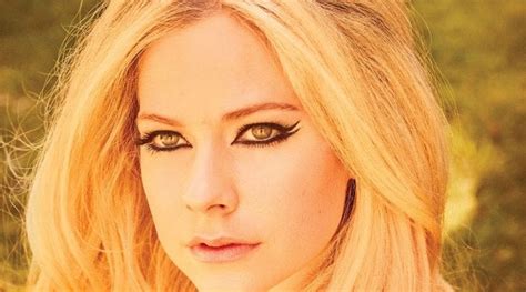 Avril Lavigne Previews Dumb Blonde And It Was In Me Hidden Jams