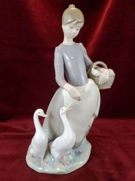 Lladro Girl Feeding Geese 10 Porcelain Figurine Bid Assets Online