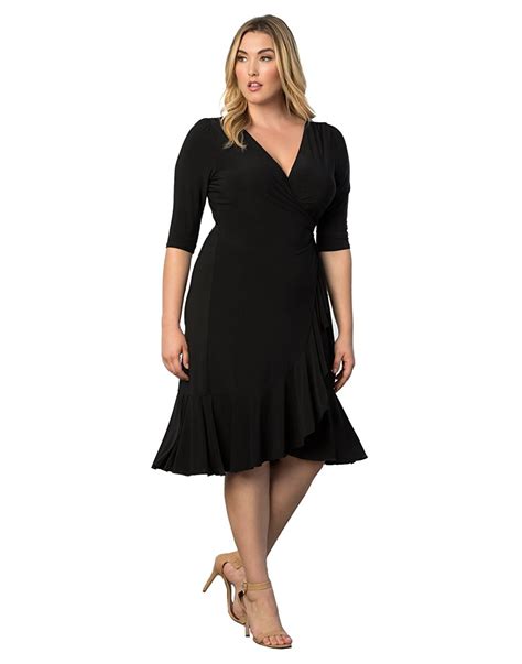 Tips For Buying Plus Size Holiday Dresses
