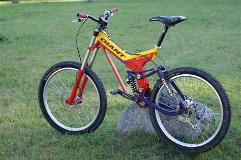 1999 Giant Atx One Dh Aka Team Drchaoss Bike Check Vital Mtb