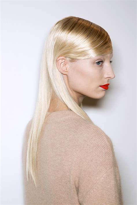 How To Keep Bleach Blonde Hair Hydrated Stylecaster