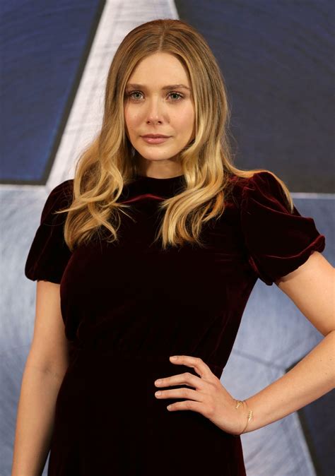 Elizabeth olsen is a talented actress, born to the family of a banker and his famous ballerina. Elizabeth Olsen : gentlemanboners