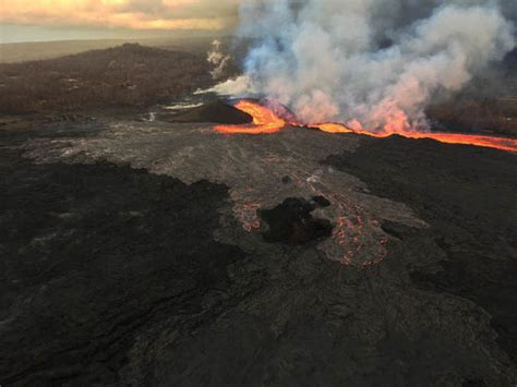 Hawaii Volcano Eruption Update Fissure 8 Still Spewing Lava