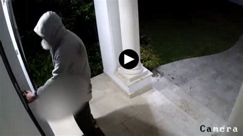 Video Capta A Ladrón Masturbándose Frente A Una Casa En Miami El