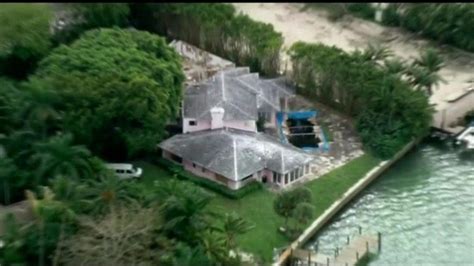 Drug Baron Pablo Escobars Miami Mansion Demolished Bbc News