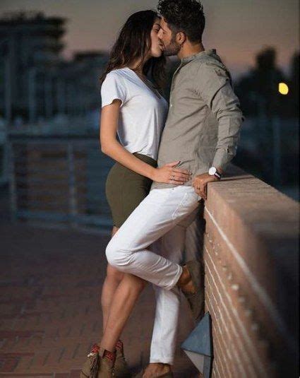 Live Your Life Couples Intimate Cute Couples Kissing Couple Photoshoot Poses