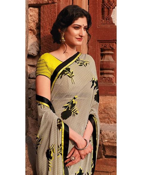 Grey Floral Printed Sari With Black Strip Border 1 Grey Printed Chiffon Sari2 Comes With