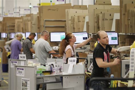 Amazon Warehouse Workers On Prime Day Say They Werent Paid Overtime Vox