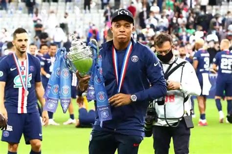 How Much Does Psg Players Earn Per Week  PWETH