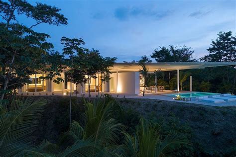 Casa Prefabricada De Studio Saxe En Costa Rica