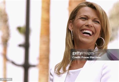 Vanna White Receives A Star On The Walk Of Fame Photos And Premium High Res Pictures Getty Images