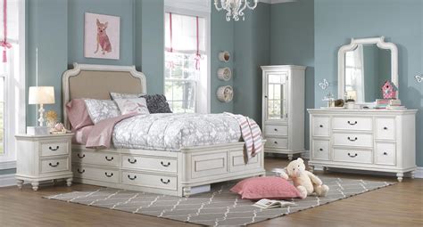 The madison west ashley furniture homestore location conveniently serves the madison and surrounding areas and all of dane county including middleton, fitchburg, shorewood hills and verona. Madison Panel Bedroom Set by Samuel Lawrence Furniture ...