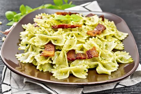 Pasta Pesto E Pancetta La Ricetta Del Primo Piatto Facile E Veloce