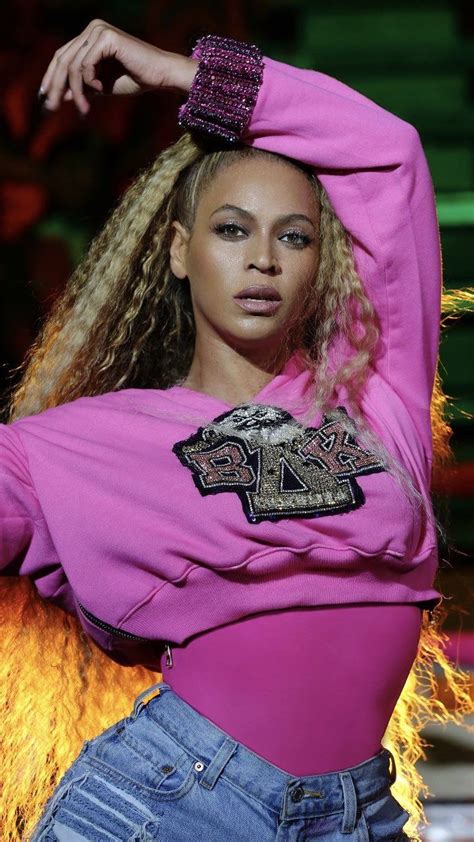 Beyoncé Looks On Twitter Beyonce Style Beyonce Coachella Black Celebrities