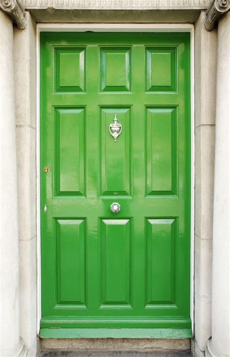 8 Unusual Colors You Havent Considered For Your Front Door But