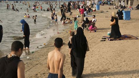 Sun Sea And Beach Goers In Saudi Arabia Trends Mena