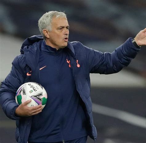 Chelsea and tottenham hotspur are both interested in signing roma defender leonardo spinazzola, according to a report. Tottenham: Mourinho holt Eric Dier bei Sieg gegen Chelsea ...