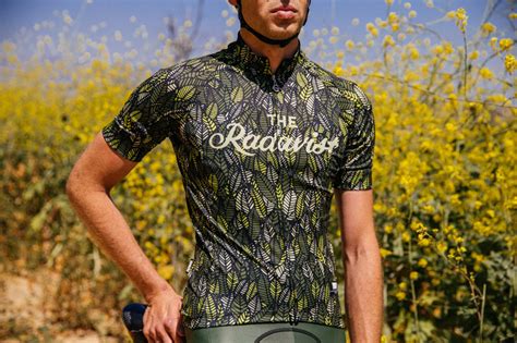 The radivist is full of great photography and original content and whether john likes it or not, he and the site have the ability to move markets and shape trends. The Radavist heeft een nieuw wielershirt - Racefietsblog.nl