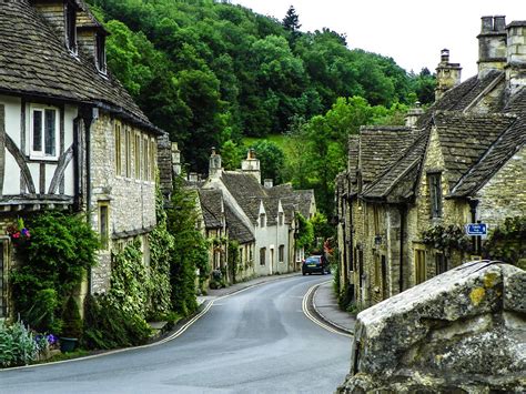14 Merry Olde Towns That You Must Visit In England Cotswolds England