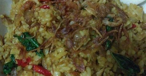 Sate susu dapat ditemukan di jawa dan bali, dibuat dari brisket sapi dengan cita rasa susu, disajikan dengan sambal. 26+ Resep Nasi Goreng Dengan Bumbu Instan, Kuliner Yang Mantap!