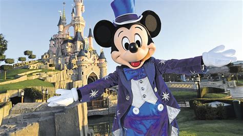 Mickey Mise 2 Milliards De Plus Sur Disneyland Paris Les Echos