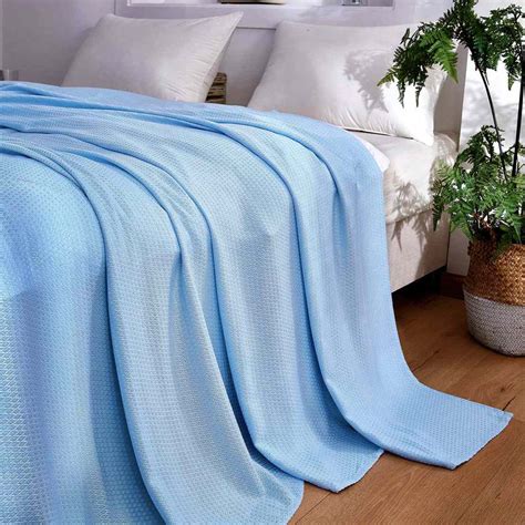 Amazon Shoppers Say This Dangtop Cooling Blanket Is A Must Have For