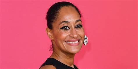 Tracee Ellis Ross 50 Flaunts Sculpted Abs In A Bikini In Ig Pic