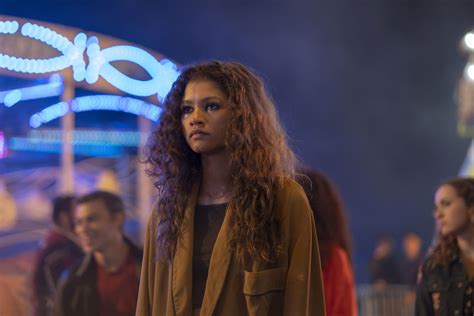 Zendaya Issues Warning To Fans On Euphoria Being For Mature Audience Kiss