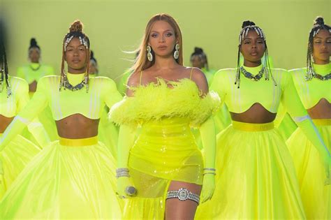 Beyoncé Knowles Performs In Neon David Koma At The Oscars Popsugar