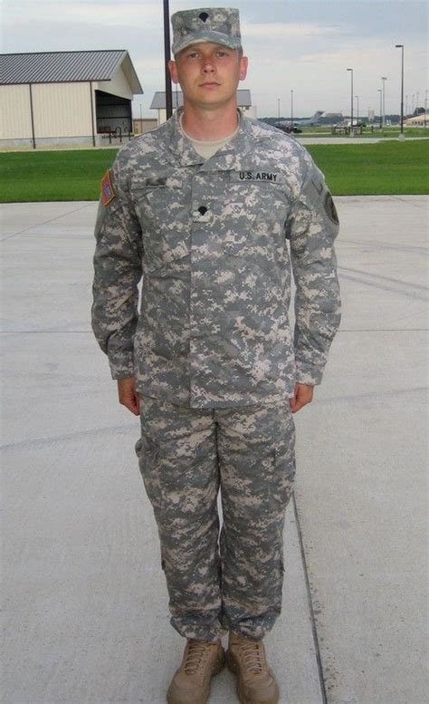 Pin Von Dana Barnes Auf United States Army Uniform