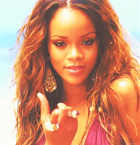 Rihanna Live GIFs Find Share On GIPHY