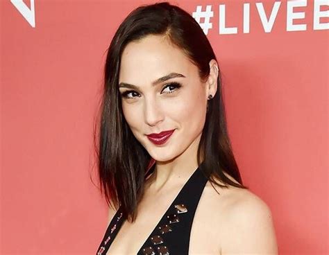 a real life wonder woman 35 fascinating facts about gal gadot e online gal gadot gal