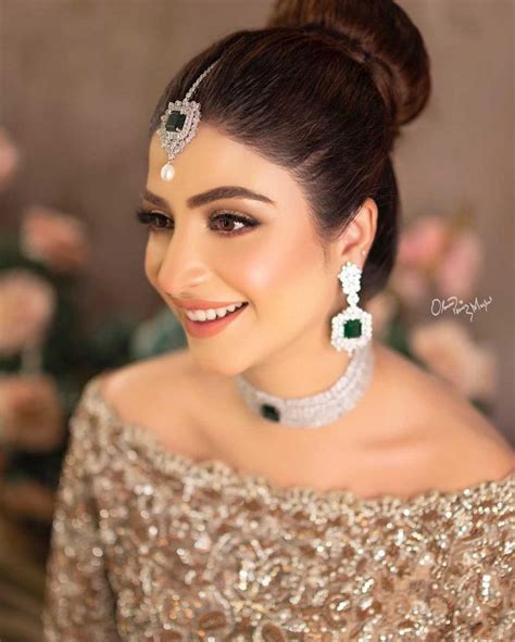 Kinza Hashmi Flaunts Ethereal Charm In Her Latest Shoot Reviewitpk
